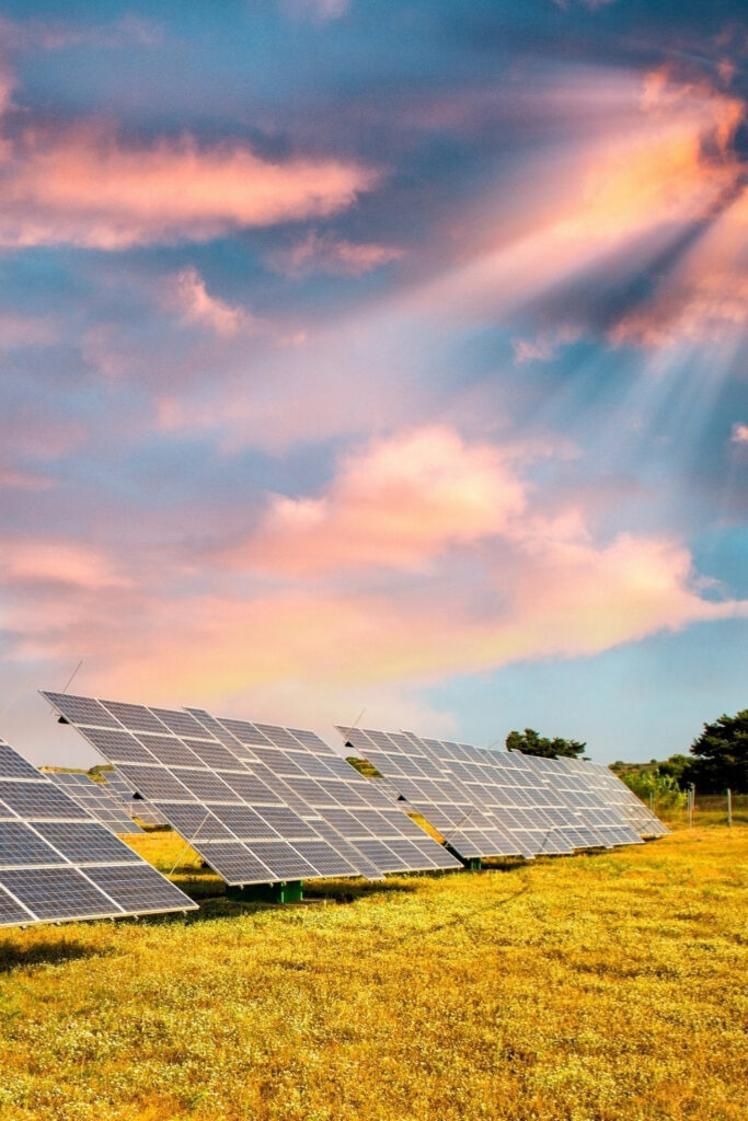 太阳能电池板是可持续的吗?从表面上看，它们似乎是完美的清洁能源解决方案。但再挖深一点，水(呃…天空?)图片来源:Gagliardi Photography via Canva Pro #太阳能电池板是可持续的吗#为什么太阳能电池板是可持续的#为什么太阳能电池板不是可持续的#太阳能电池板是环境友好的#太阳能电池板是多么环保的#太阳能电池板是第二友好的#可持续的丛林