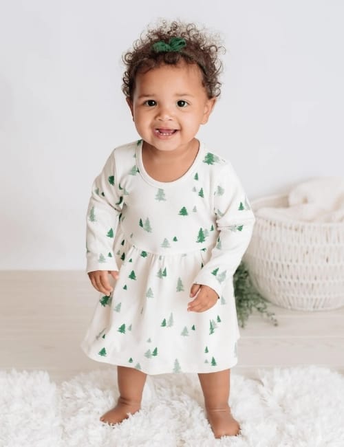 可持续的婴儿服装:9个品牌的最佳有机依偎#可持续的婴儿服装#有机的婴儿服装#生态友好的婴儿服装#道德的婴儿服装#可持续的丛林图片由芬恩+艾玛