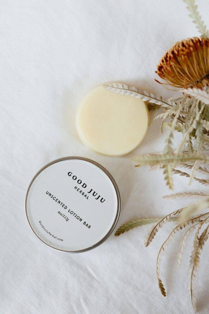 In the spirit of laying down the skinny on sustainable skincare, we’ve compiled a list of the best zero waste skin care brands we could find. Image by Good Juju Herbal #zerowasteskincare #sustainablejungle