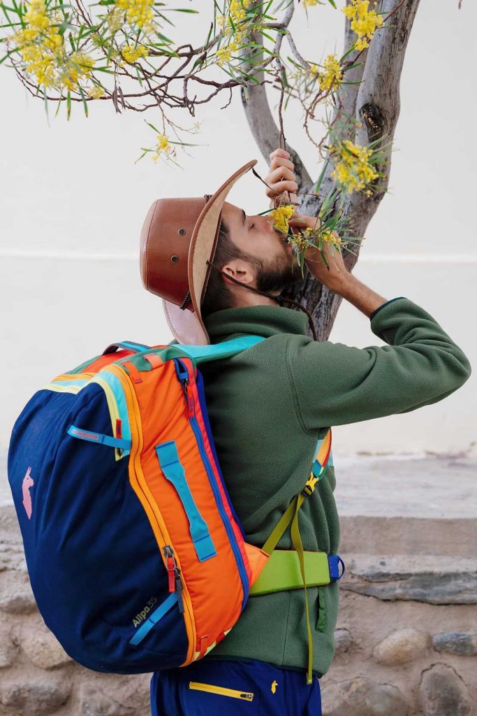 环保和可持续的背包可以帮助我们打包我们的日常必需品，把我们的生态灾难留在家里。图片来源:Cotopaxi #可持续背包#生态友好背包#可持续丛林