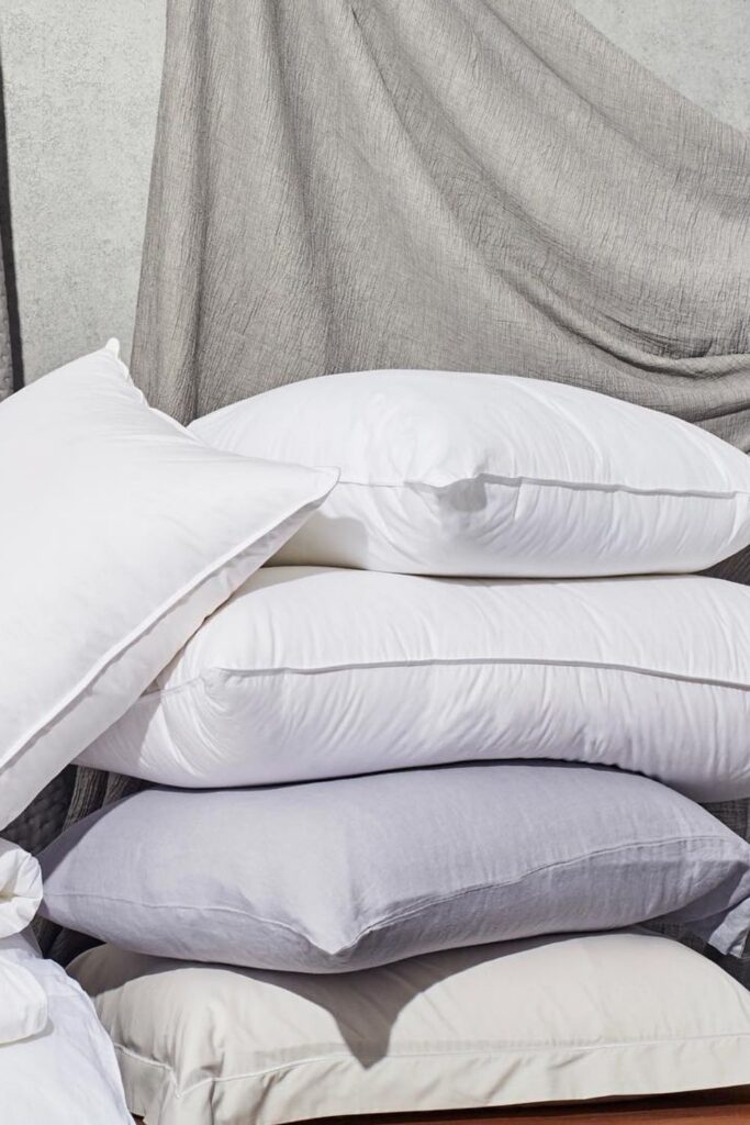 你不需要开始一场枕头大战，选择有机枕头来给自己最好的可持续睡眠……图片来源:Snowe #有机枕头#最佳有机枕头#天然有机枕头#有机latexillows #有机羽绒枕头