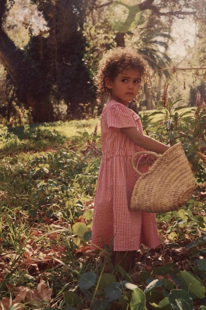 为孩子们提供舒适安全的衣服是一个开始，但如果这些衣服的生产和销售方式能更好地保护地球和地球上的人，那就更好了。那么，在道德儿童服装的世界里，谁能得全a呢?图片来源:Christy Dawn #道德儿童服装#可持续丛林