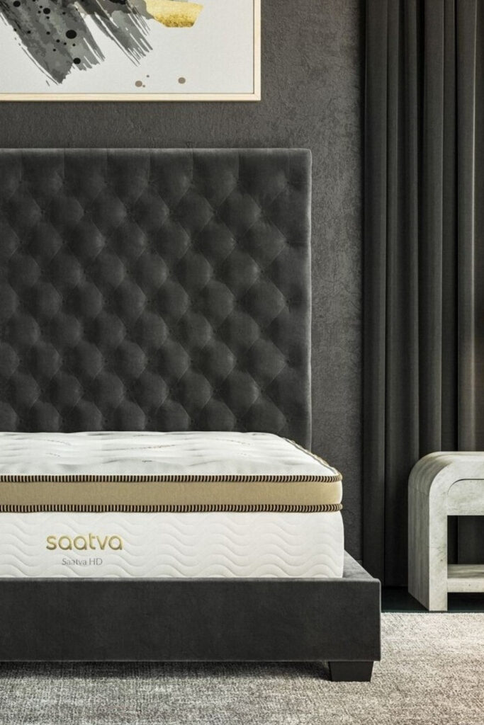 用环保无毒的床架把你的烦恼(和你自己)放到床上。图片来源:Saatva #无毒床架#环保床架#可持续床架