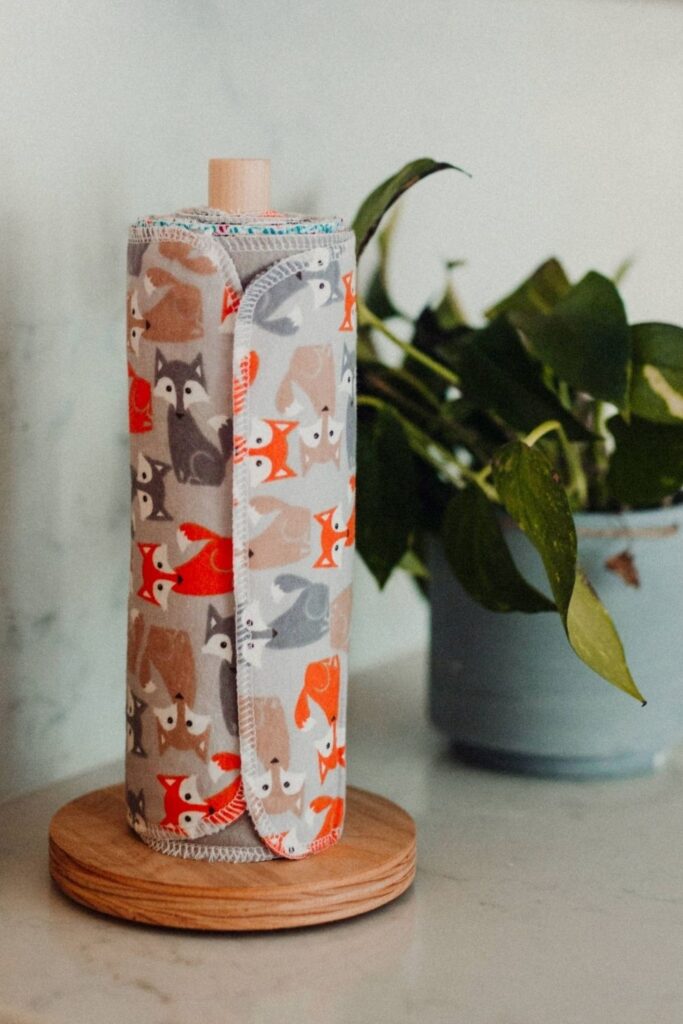 Single-use habits can be hard to break but reusable paper towels are one easy eco friendly swap that can soak up a lot of waste. Image by Marley's Monsters #reusablepapertowels #ecofriendlypapertowels #sustainablejungle