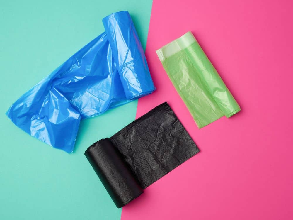 让我们谈谈垃圾:垃圾袋是可回收的吗?图片来源:nndanko Getty Images on Canva Pro #垃圾袋可回收#垃圾袋可回收#塑料垃圾袋不可回收#可持续丛林
